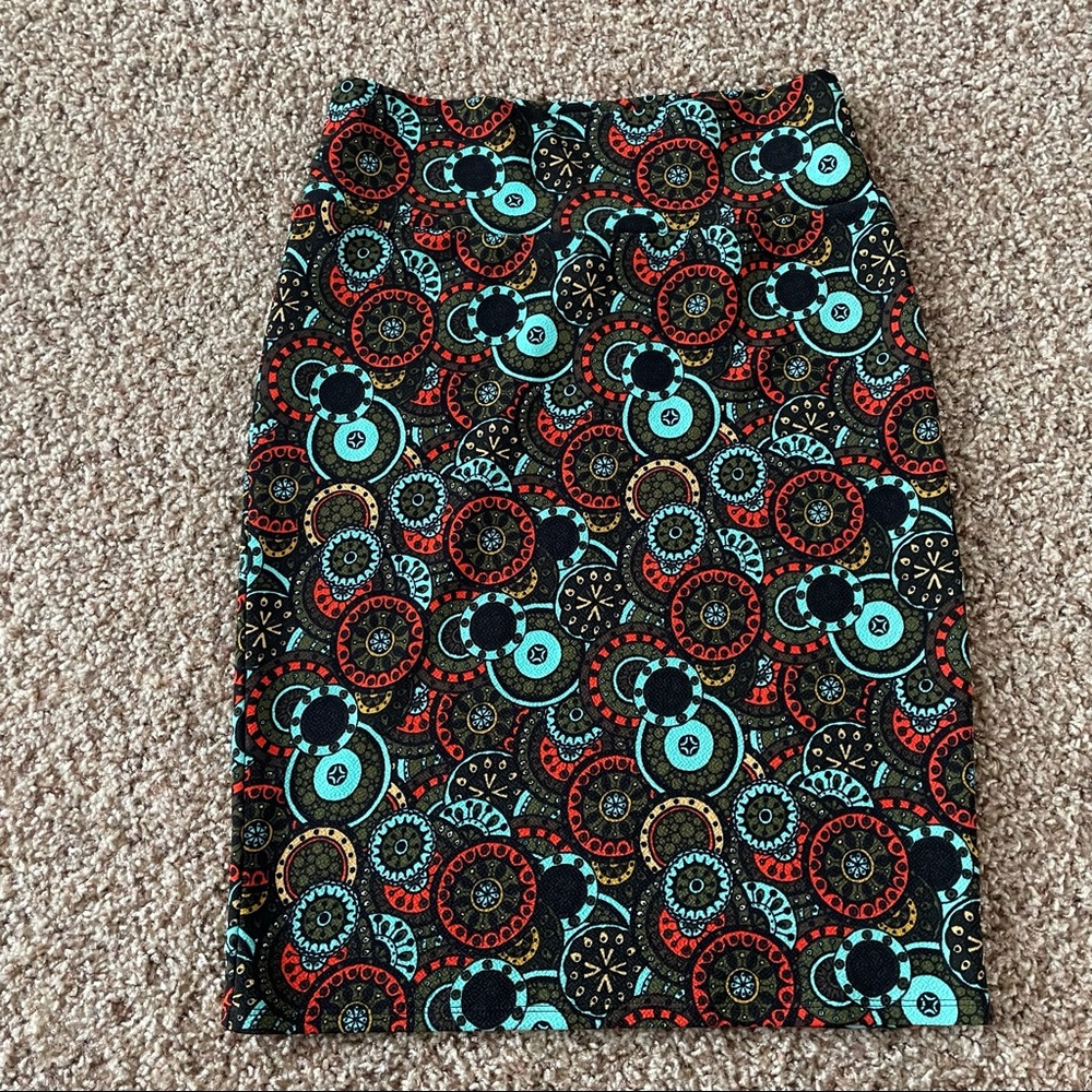 Medium LulaRoe Cassie pencil skirt
